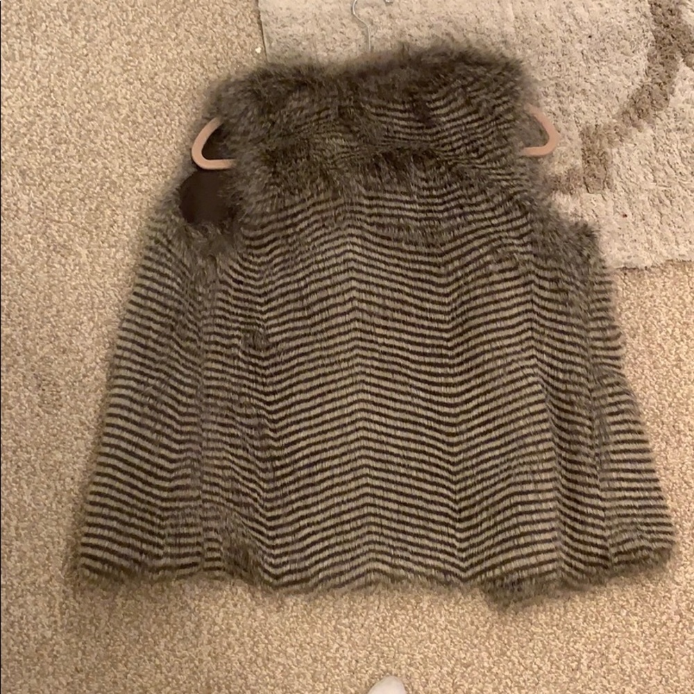 Fur vest - Picture 2 of 3